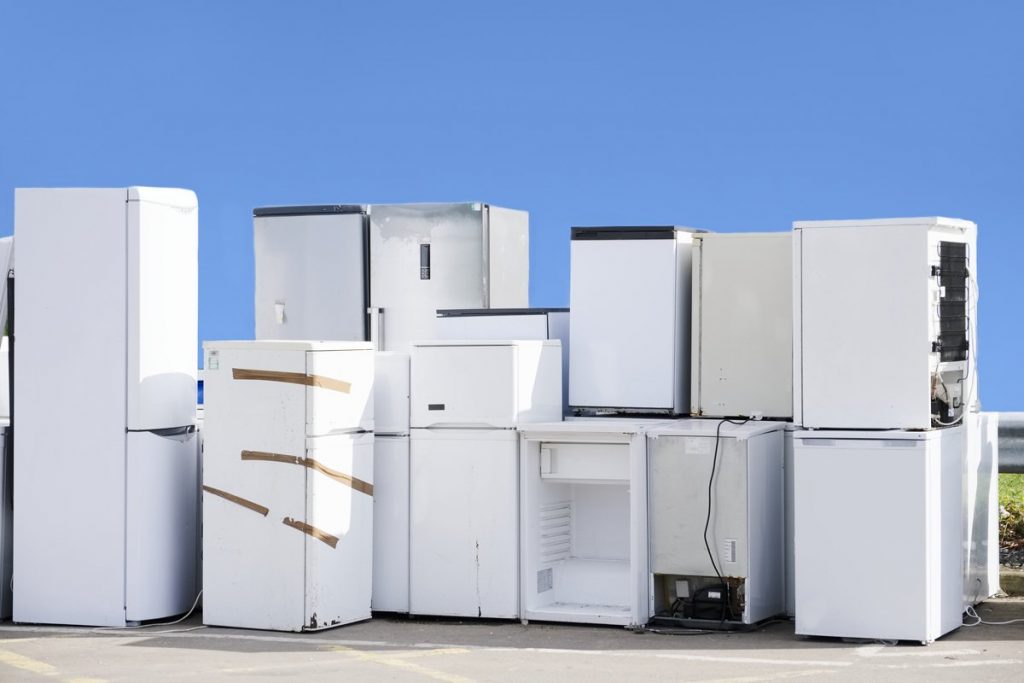 Old refrigerators should not be taken to the landfill, and you need to